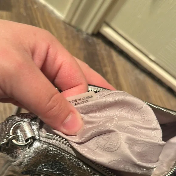Michael Kors metallic/Shiny Silver Crossbody Bag - Picture 10 of 15